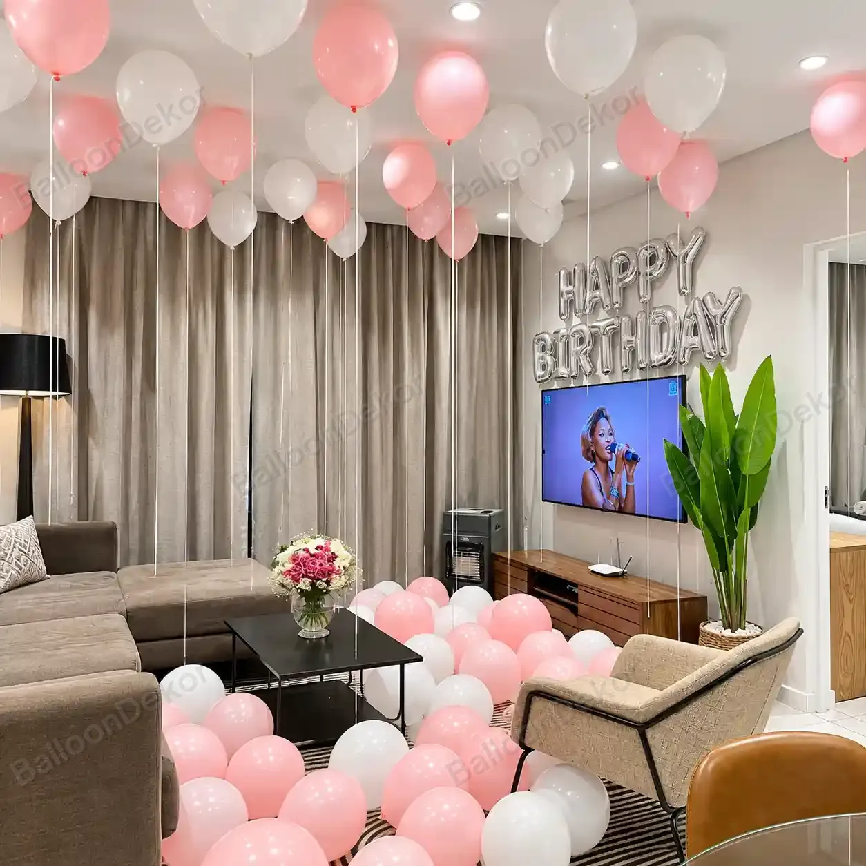 Elegant Birthday Room Balloon Decoration — photo 2