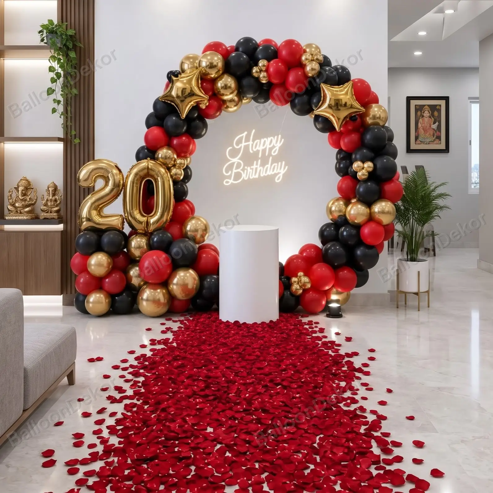 Stylish Balloon Ring Birthday Decor — photo 2
