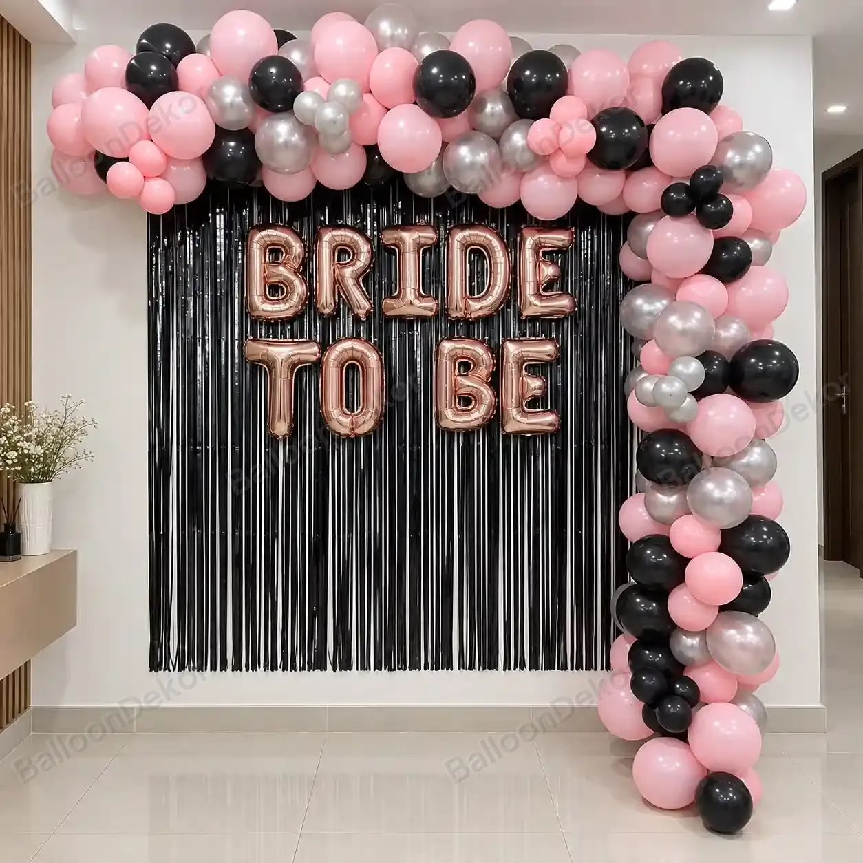 Stylish Bride To Be Balloon Decoration — Bachelorette Party Decoration