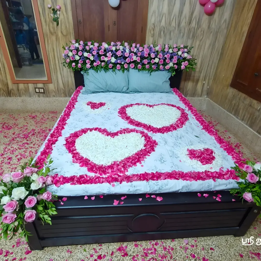 First Night Bed Decoration with Flower — photo 2