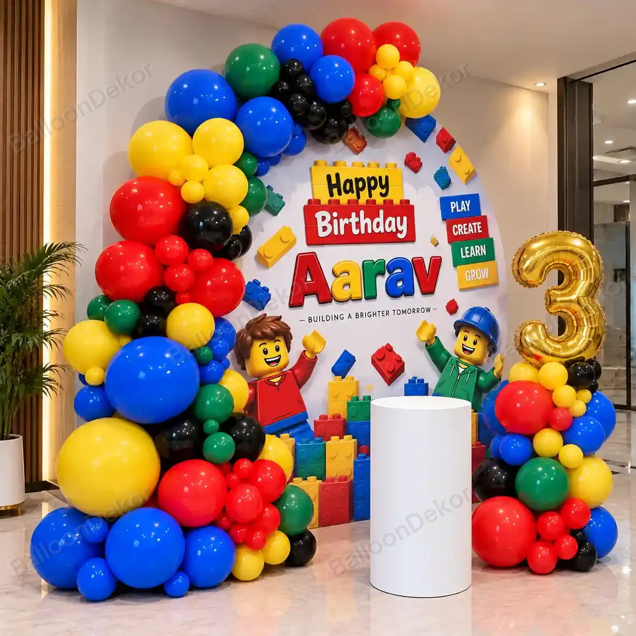 Creative Lego Birthday Balloon Decoration — photo 2