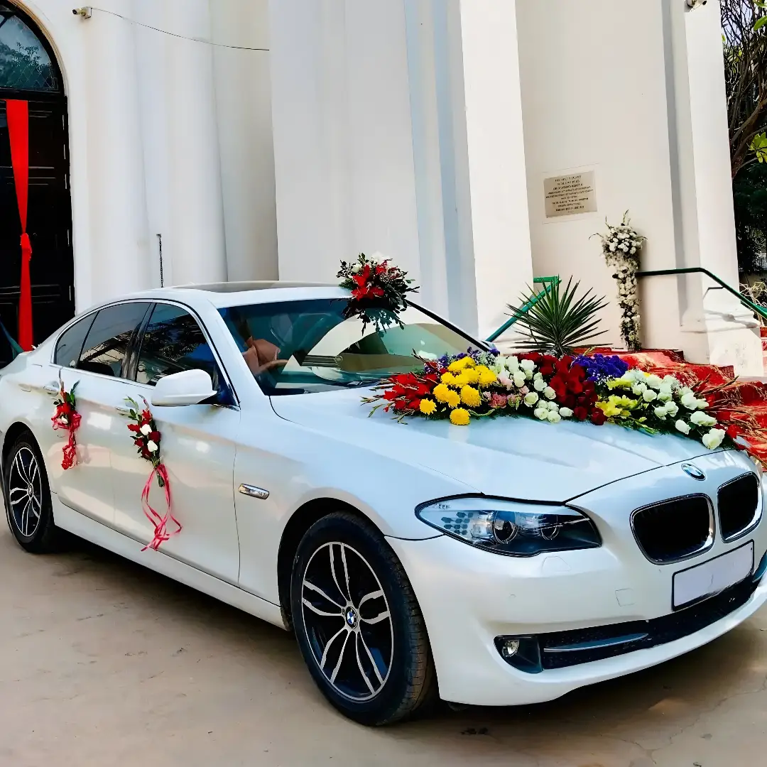 Modern Bridal Wedding Car Decor — Car Decoration For Wedding