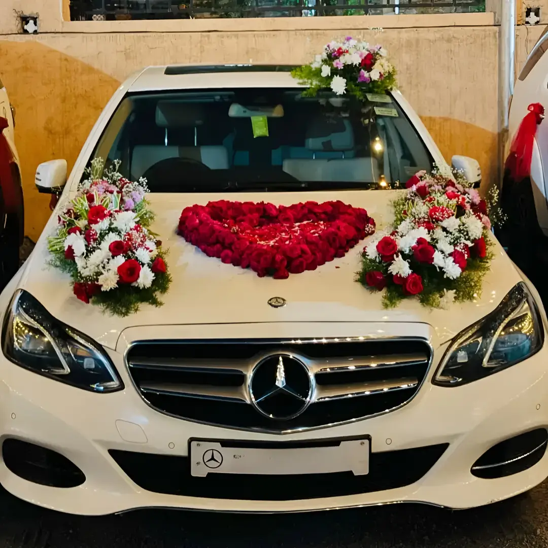 Simple Romantic Wedding Car Decoration — Car Decoration For Wedding