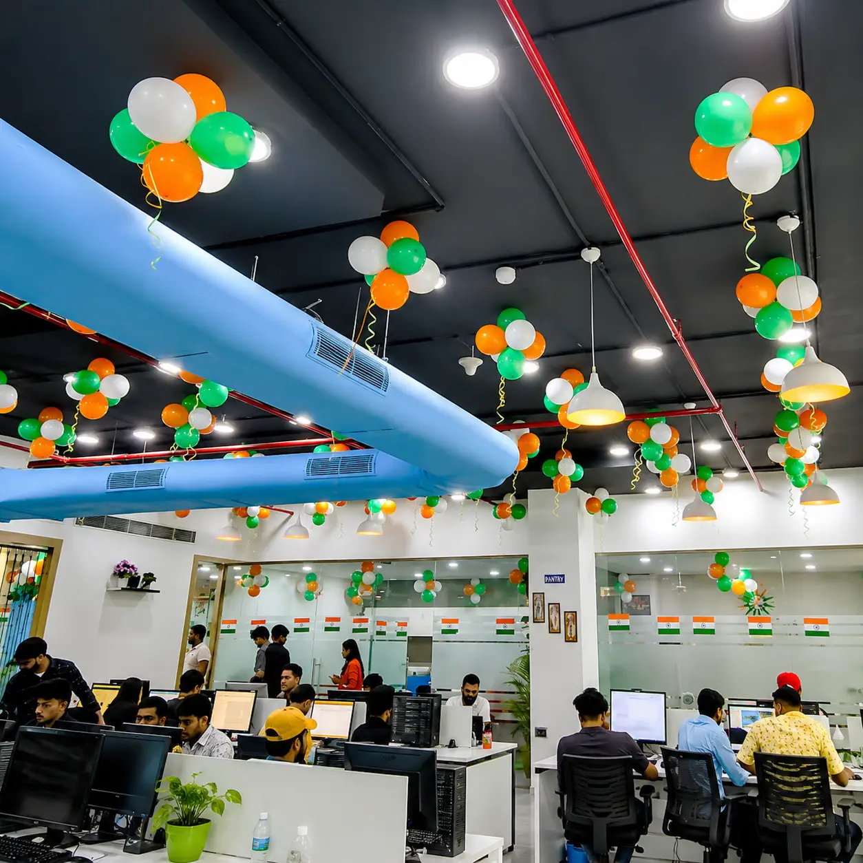 Exclusive Independence Day Office Decor — thumbnail 2