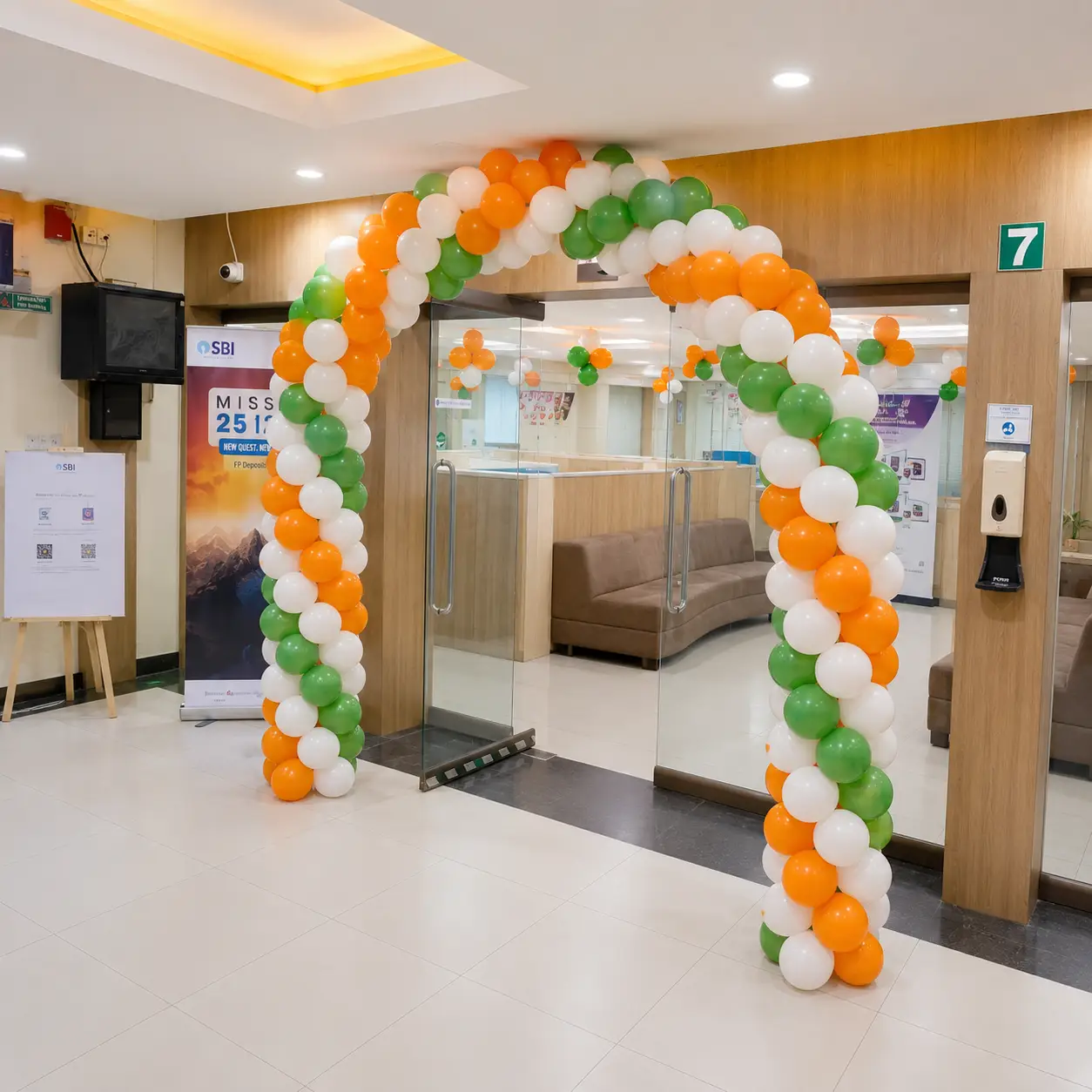 Office Entrance Balloon Arch — Independence Day Decoration Service in India