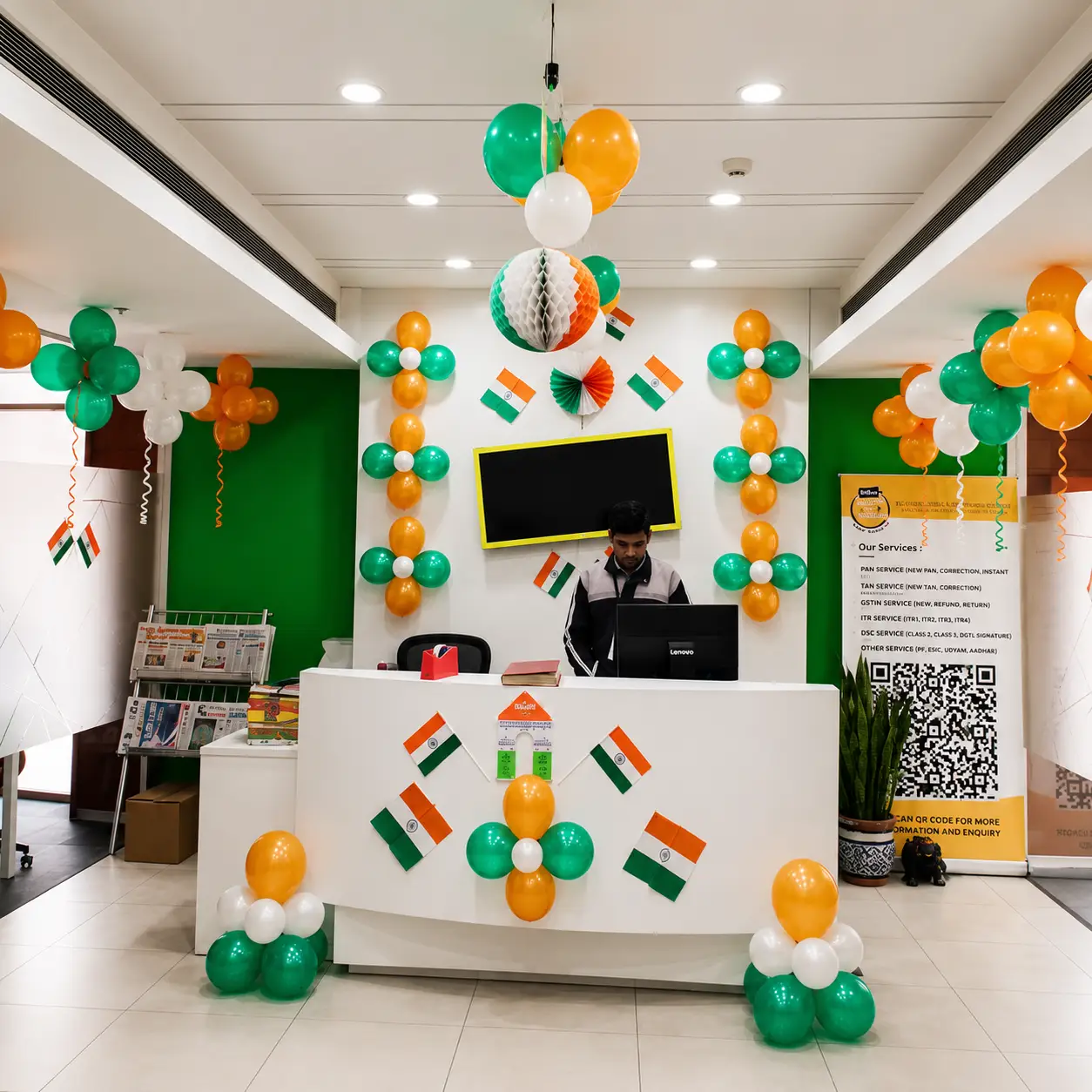 Office Reception Balloon Decoration — Independence Day Decoration Service in India