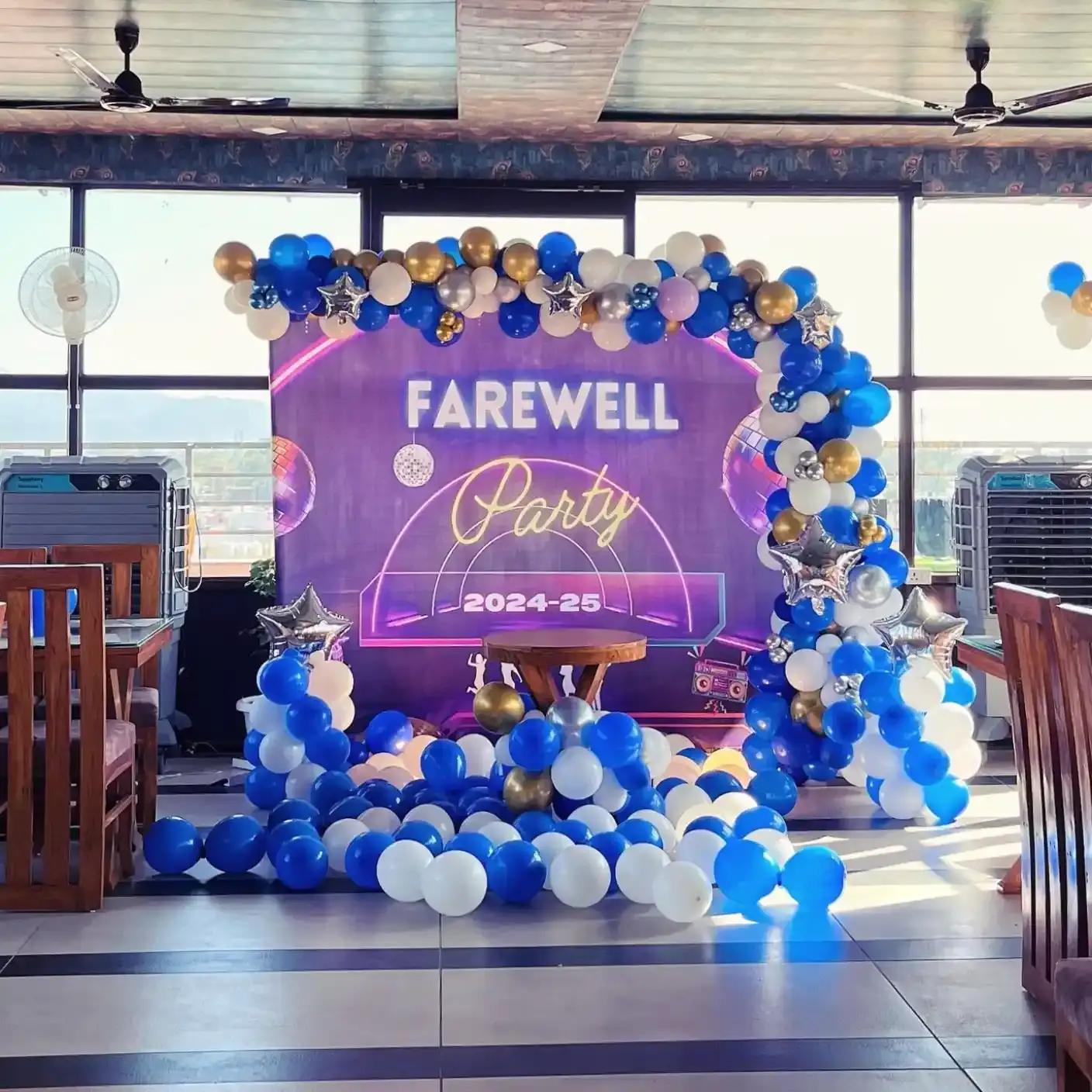 Perfect Goodbye Party Balloon Setup
