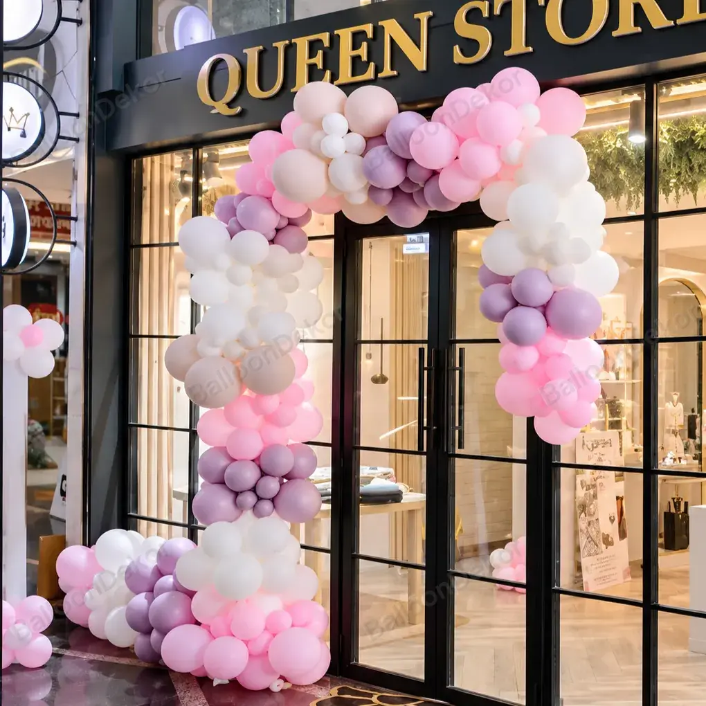 Beauty Parlour Gate Decoration with Balloons — thumbnail 2