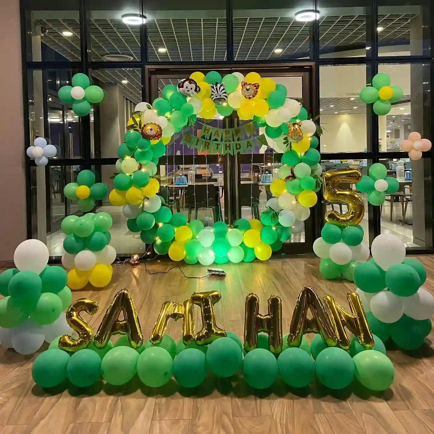 Jungle Theme Ring Decoration